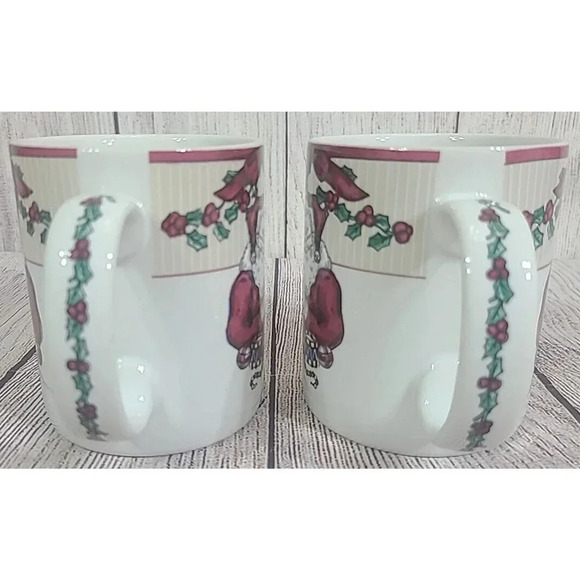 Vintage Fitz and Floyd Santa's List CoffeeTea Mug Cup Set Of 2 White Red 4" 1994 - Picture 3 of 7